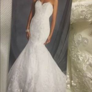 Alfred Angelo 2550 Ivory wedding gown